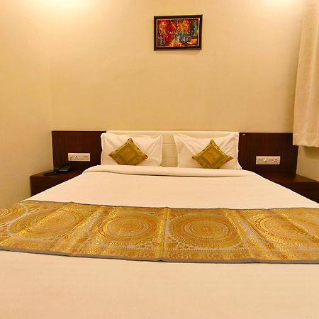 Hotel Veer Palace Near Udaipole Udajpur Zewnętrze zdjęcie