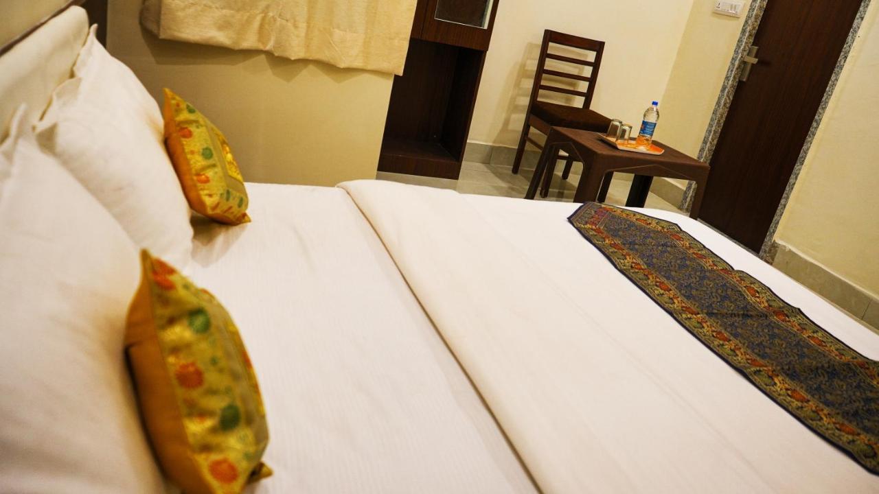 Hotel Veer Palace Near Udaipole Udajpur Zewnętrze zdjęcie