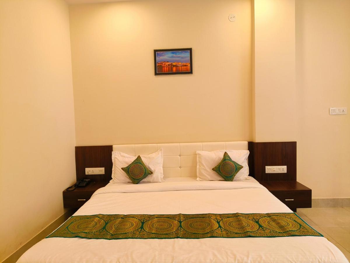 Hotel Veer Palace Near Udaipole Udajpur Zewnętrze zdjęcie
