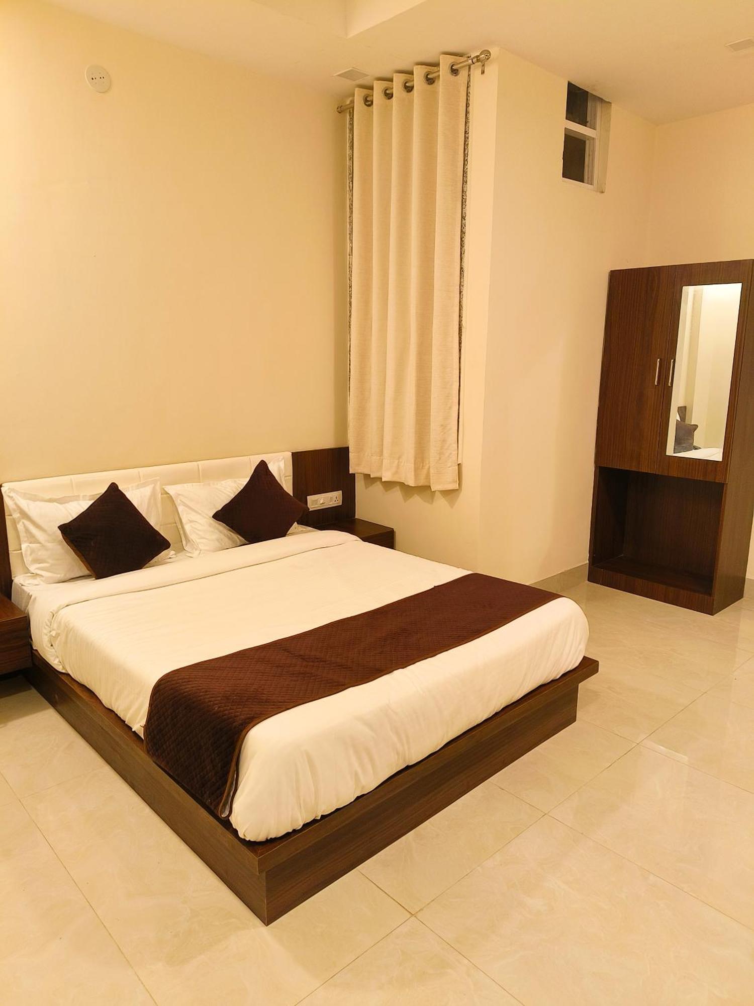 Hotel Veer Palace Near Udaipole Udajpur Zewnętrze zdjęcie